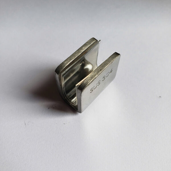 Kẹp kính U 3cm không khoan kính inox 304
