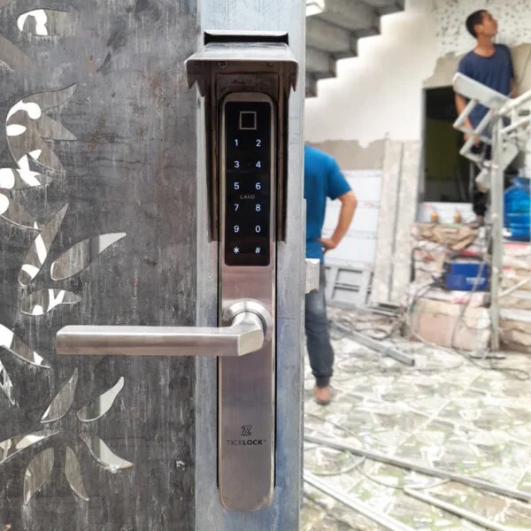 Khoa-cua-Ticklock-I700S-mau-bac-2.jpeg Khoa-cua-Ticklock-I700S-mau-bac-2.jpeg