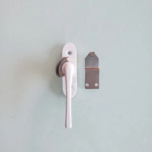 Khóa sò, khóa bán nguyệt của sổ lùa GQ ASSA ABLOY