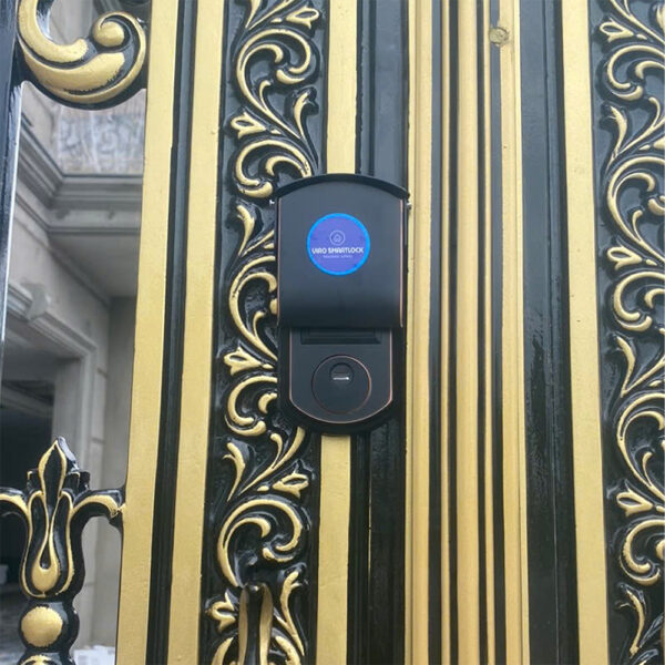 Mặt ngoài khóa cổng vân tay Viro 1300D