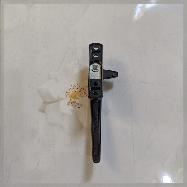 Tay cài cửa sổ hất GQ ASSA ABLOY màu đen - Hình ảnh 3