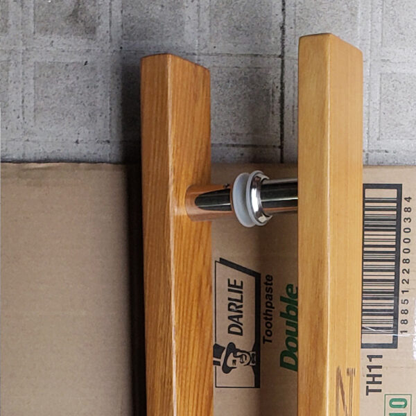 Tay nắm cửa bằng gỗ TN018 vuông 30x60