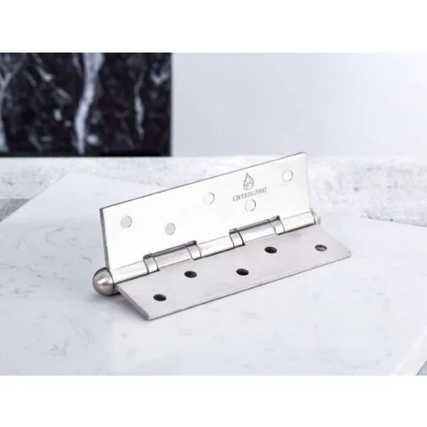 ban-le-la.jpg ban-le-la.jpg