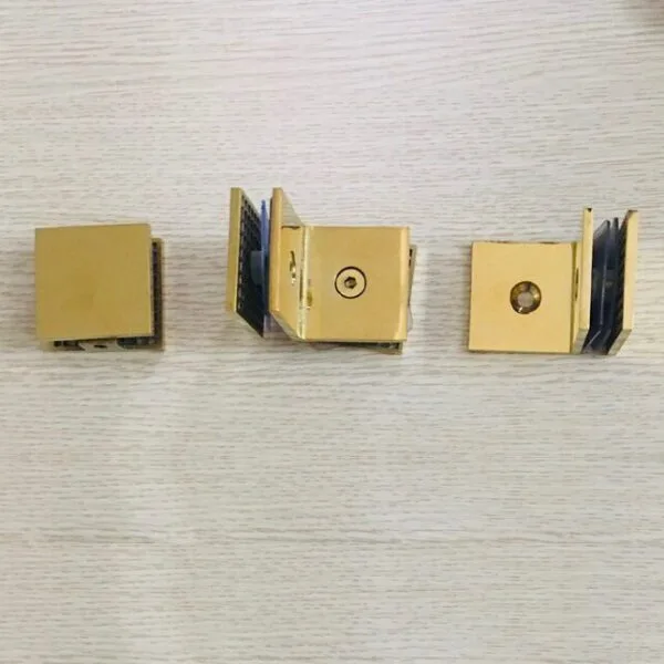 pat-tuong-kinh-90-do-mau-vang2.jpg pat-tuong-kinh-90-do-mau-vang2.jpg