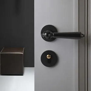 Khóa cửa màu đen
