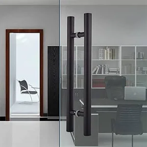 Tay nắm cửa màu đen