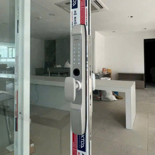 Khóa vân tay cửa lùa nhôm KVT014-S30G màu xám bạc