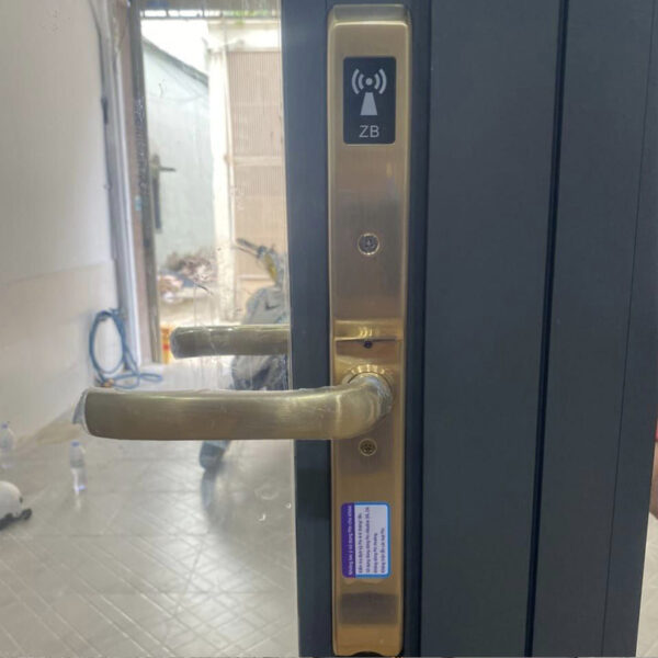Mặt trong khóa vân tay cửa nhôm KVT008-S30D vàng