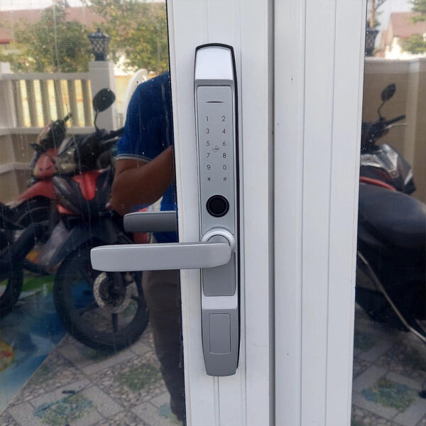 Khóa vân tay cửa nhôm Xingfa KVT011-S30E màu bạc