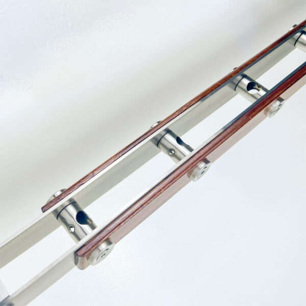 Trụ xỏ ống inox ốp gỗ TLC030