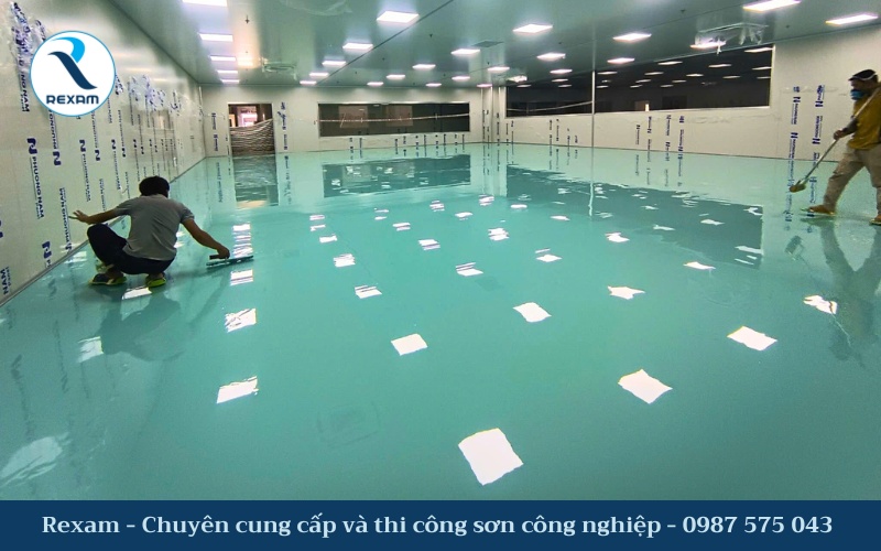 Sàn epoxy bóng loáng, bền đẹp, nâng tầm không gian với màu sắc sang trọng
