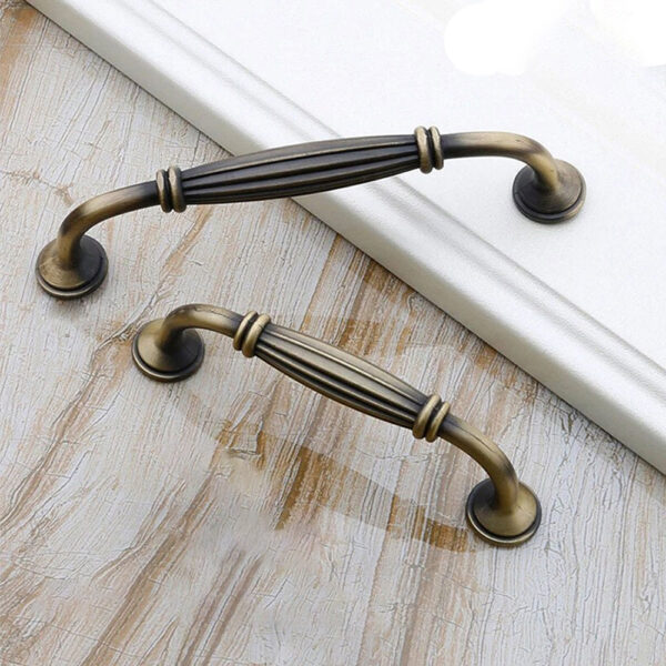 Tay nắm tủ hợp kim TNT072