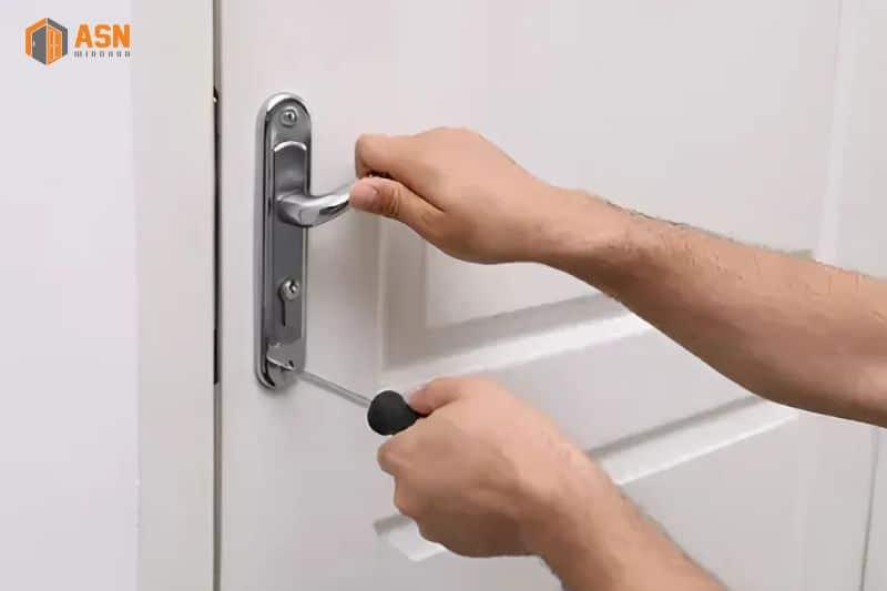 Hướng Dẫn Thay Ổ Khóa Cửa Chung Cư Đơn Giản
